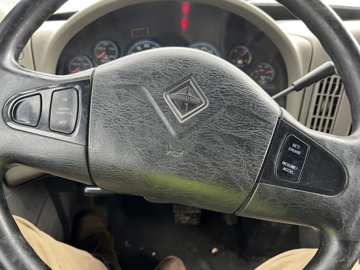 2013-international-7500-s/a-dump-truck-image-27