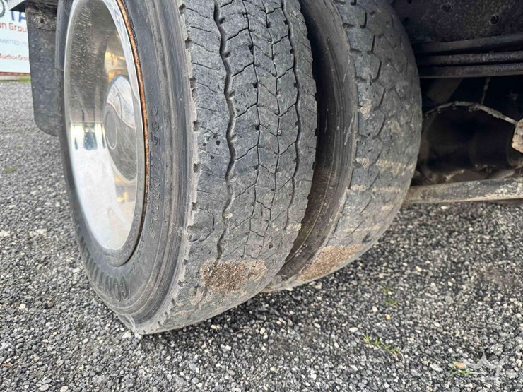 2005-chevrolet-c4500-altec-bucket-truck-image-32