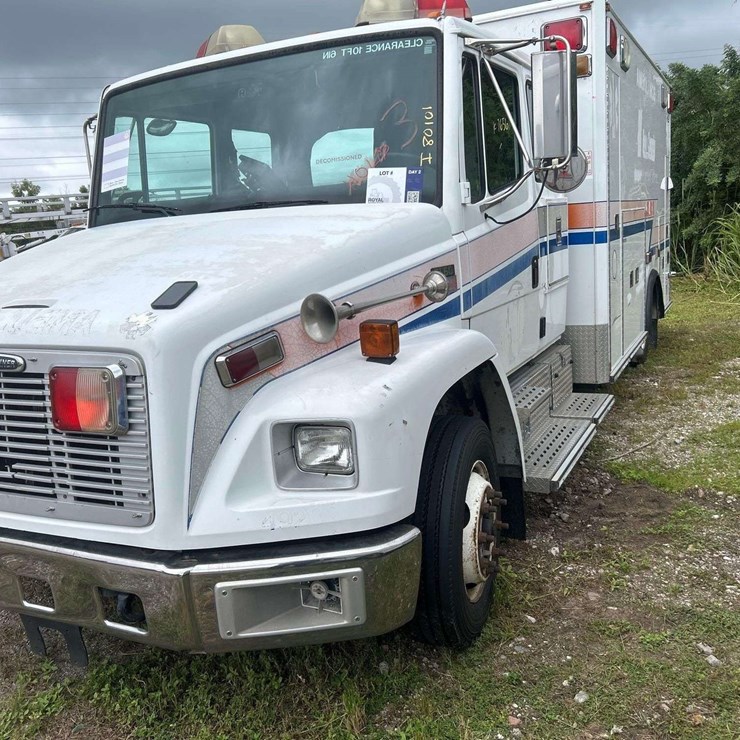2004 FREIGHTLINER FL60