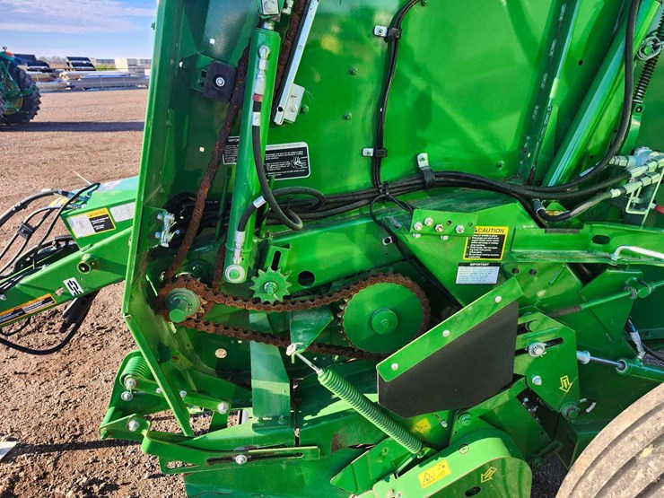 2023-john-deere-560m-image-53