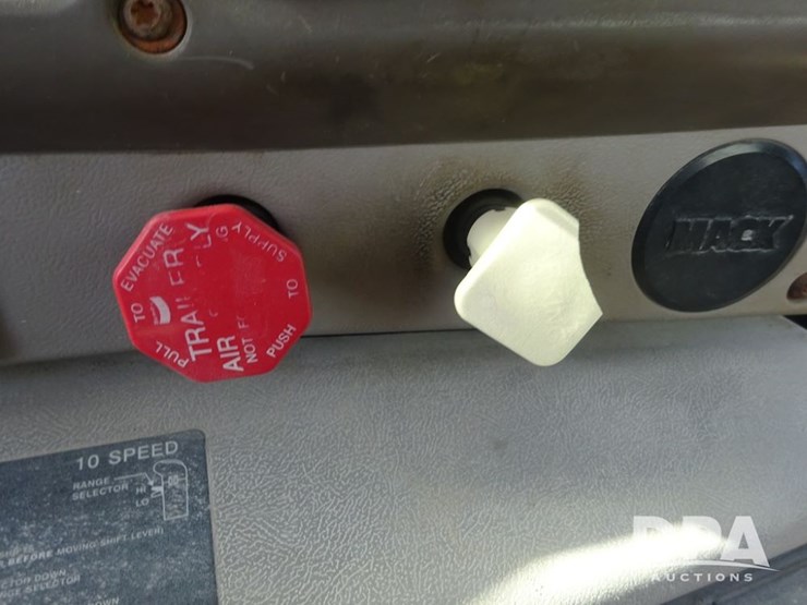 2004-mack-vision-dry-tender-truck-(pz14165,-unit-17539)-image-110