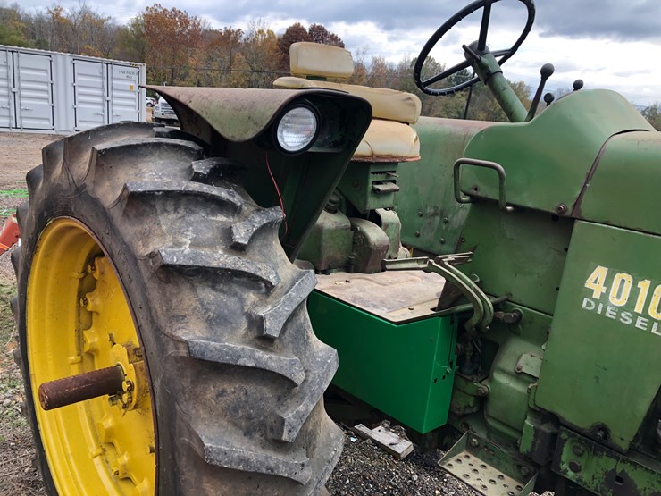 john-deere-4010-image-4
