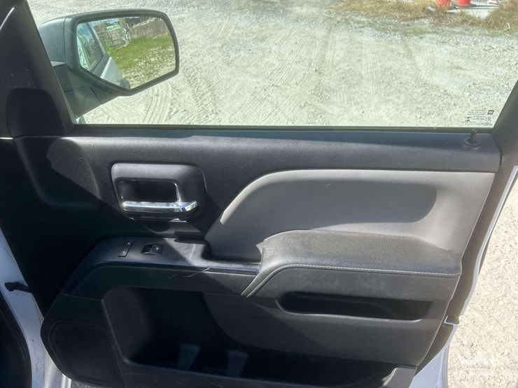 2015-chevrolet-silverado-2500-image-27