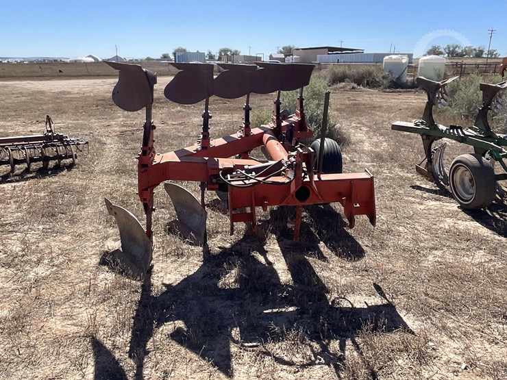 massey-ferguson-mf570-image-6