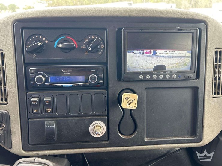 2013-international-durastar-4300-image-21