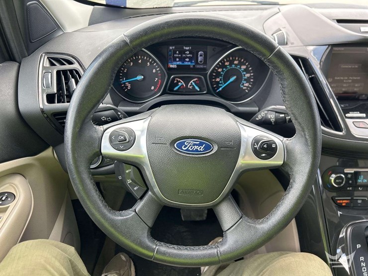 2015-ford-escape-image-12