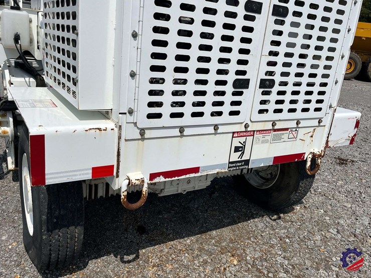 roadtec-cb100-sweeper-conveyor-image-31