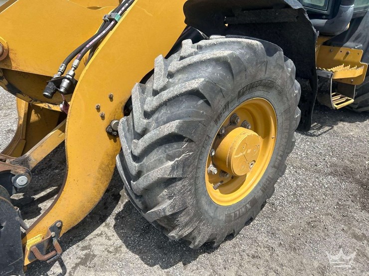 2022-caterpillar-906m-image-23