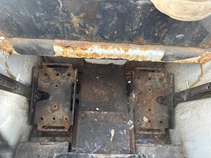 2015-bobcat-s70-image-29