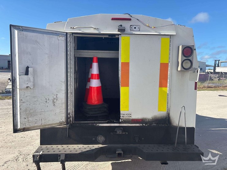 2015-chevrolet-silverado-3500hd-image-22