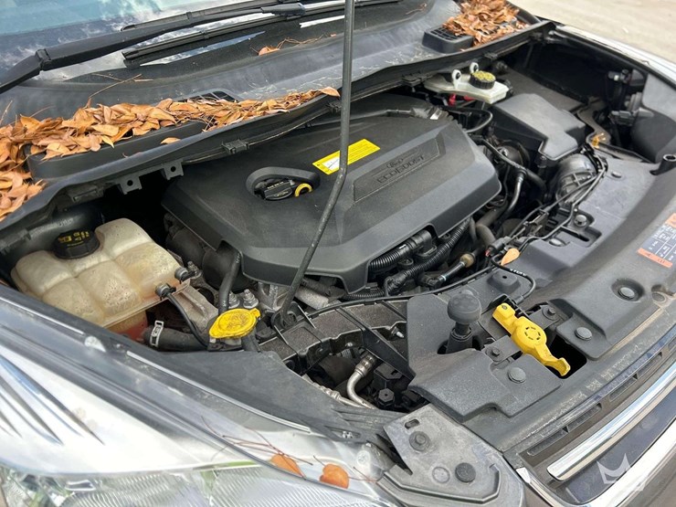 2015-ford-escape-image-8