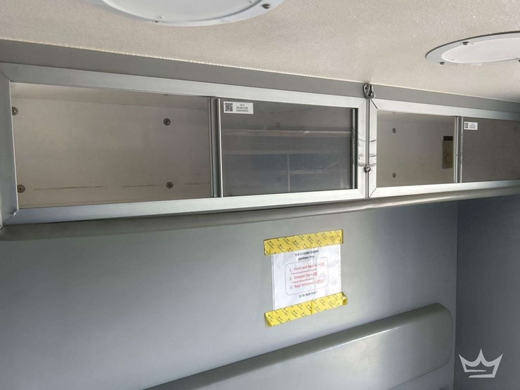 2005-freightliner-m2-106-image-56