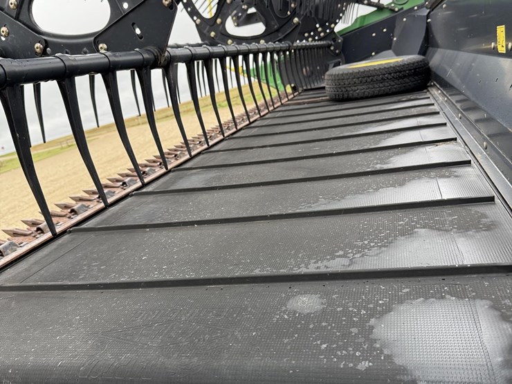 2013-john-deere-435d-image-11