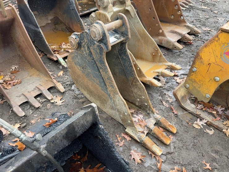 caterpillar-12-image-4