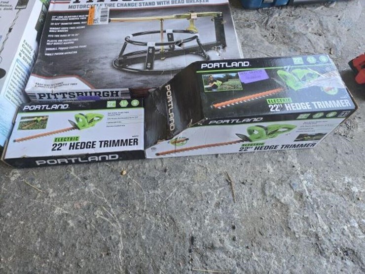 portland-22in-electric-hedge-trimmer-image-2