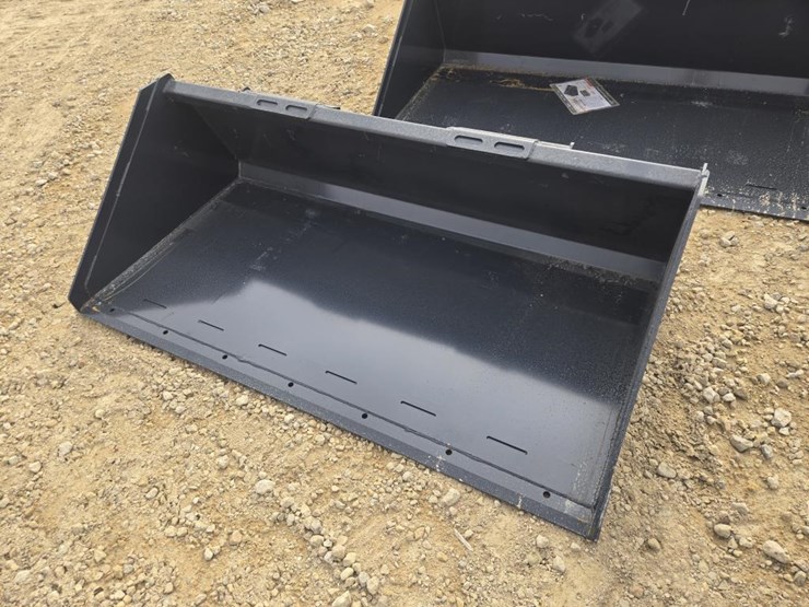 #5998-•-new-wolverine-track-duty-72"-bucket-lpb-11-72w-image-3