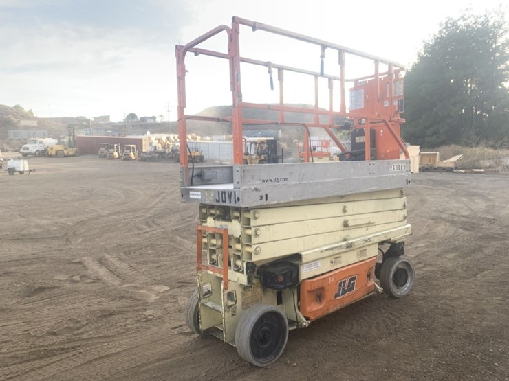 2004-jlg-2630es-image-3