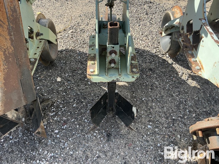 orthman-16r22"-ditcher/cultivator-w/-sleds-image-20