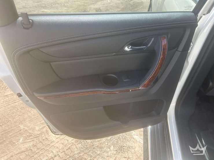 2013-chevrolet-traverse-image-27