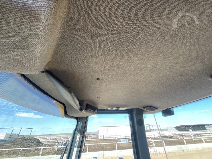 2015-deere-324k-image-32