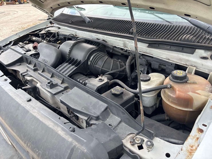 2009-ford-cargo-image-8