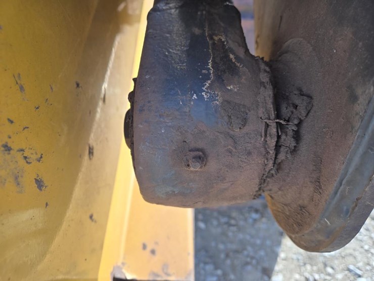 john-deere-329d-image-20