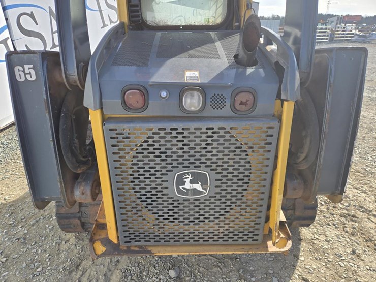 john-deere-329d-image-25