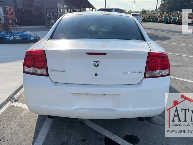 2010-dodge-charger-image-4