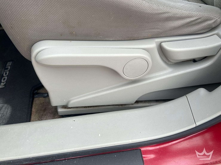 2013-nissan-rogue-image-18