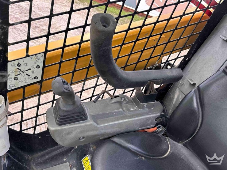 2023-caterpillar-259d3-image-23