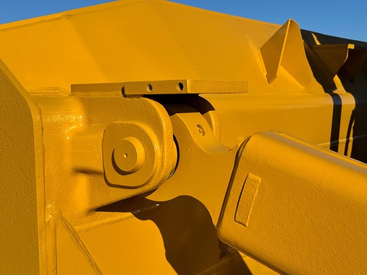 2019-caterpillar-d8t-image-10