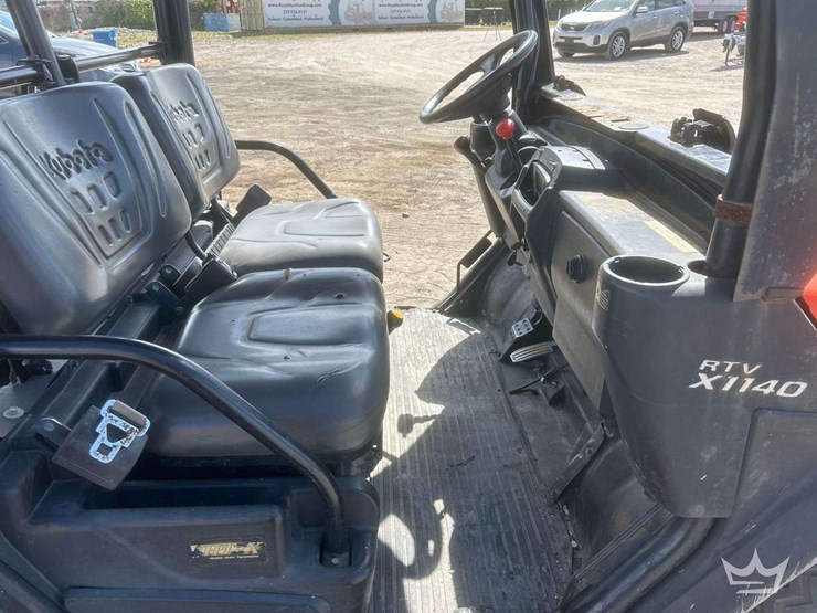 2019-kubota-rtvx1140-image-14