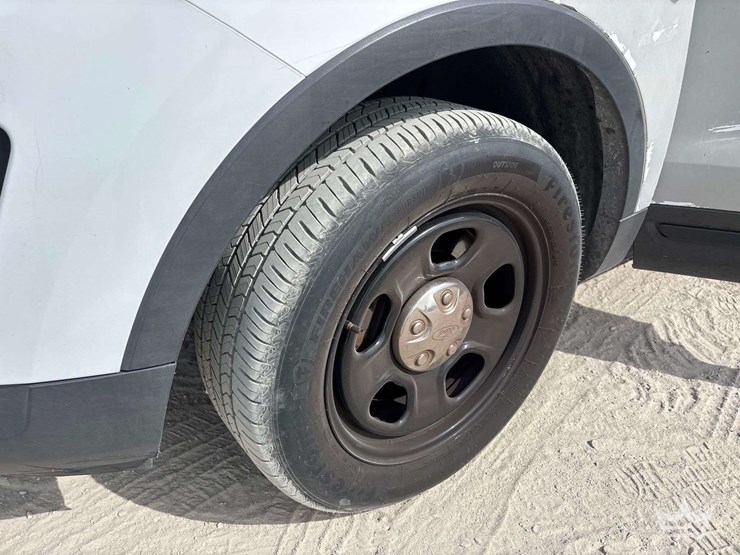 2017-ford-explorer-image-22