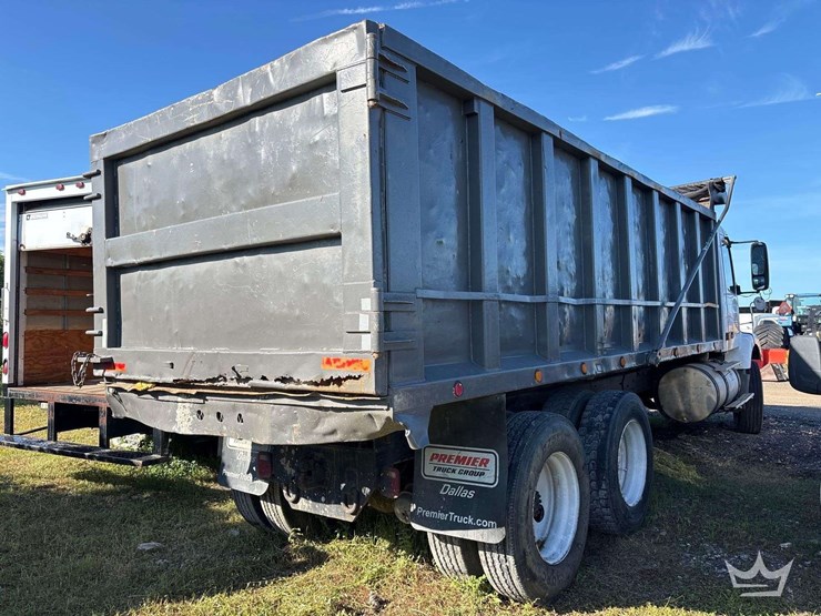 1998-volvo-vn-image-3