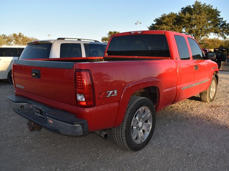 2005-gmc-1500-image-3