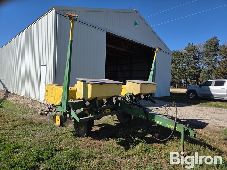 john-deere-7000-image-3