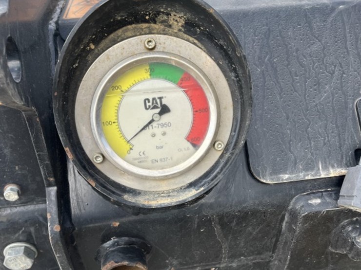 2021-caterpillar-d3k2-xl-image-12