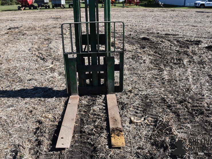 loader-fork-attachment-image-2