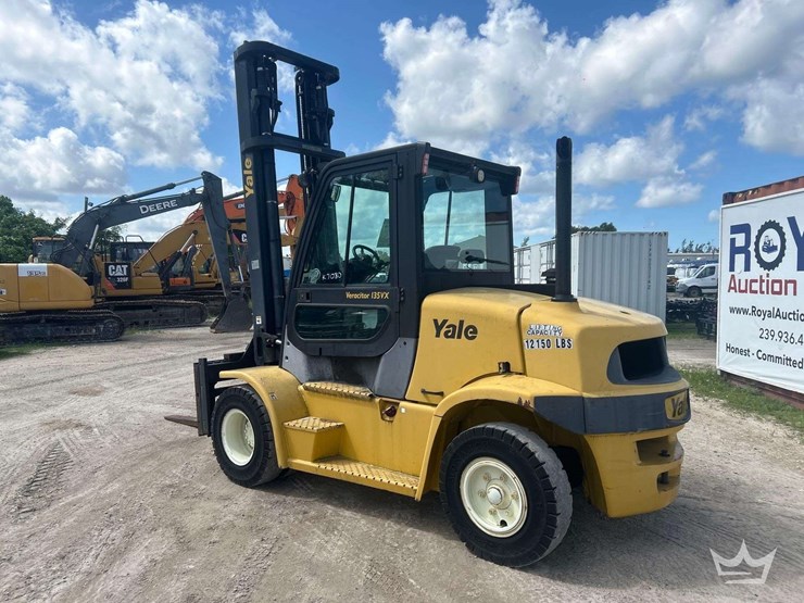 2009-yale-veracitor-135vx-12,150lbs-straight-mast-forklift-image-4