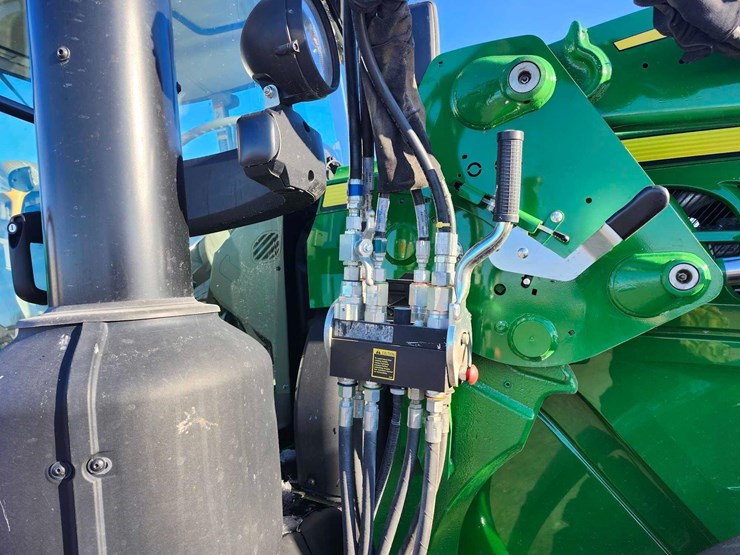 2023-john-deere-6155m-image-29