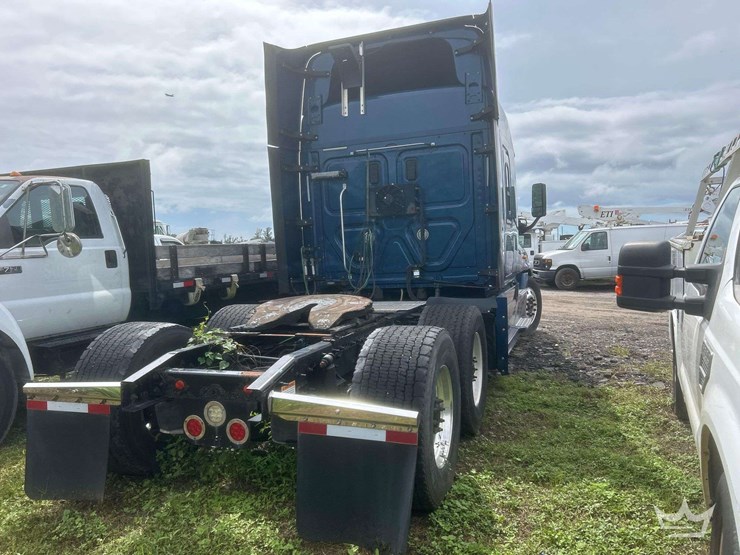 2017-freightliner-cascadia-125-image-44