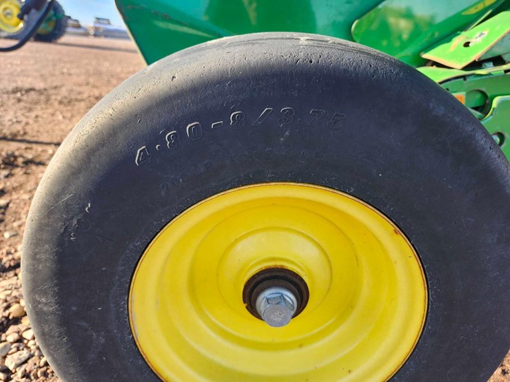 2023-john-deere-560m-image-32