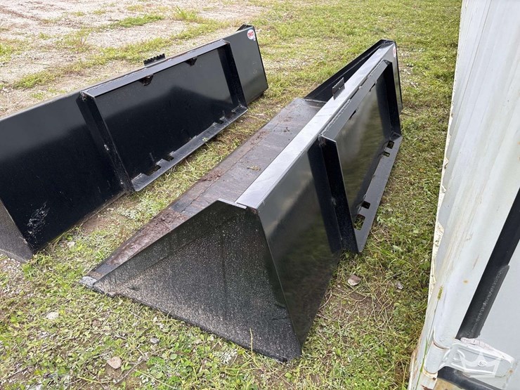 2025-swict-84in-bucket-skid-steer-attachment-image-4