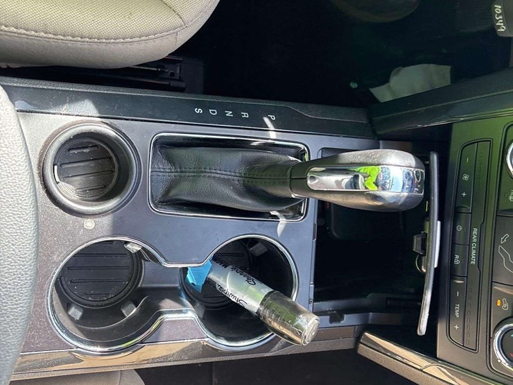 2017-ford-explorer-image-15