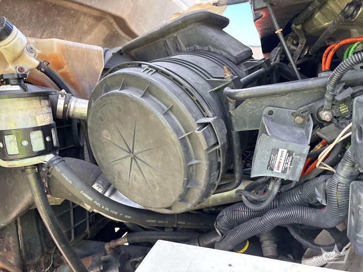 2009-international-7400-image-21