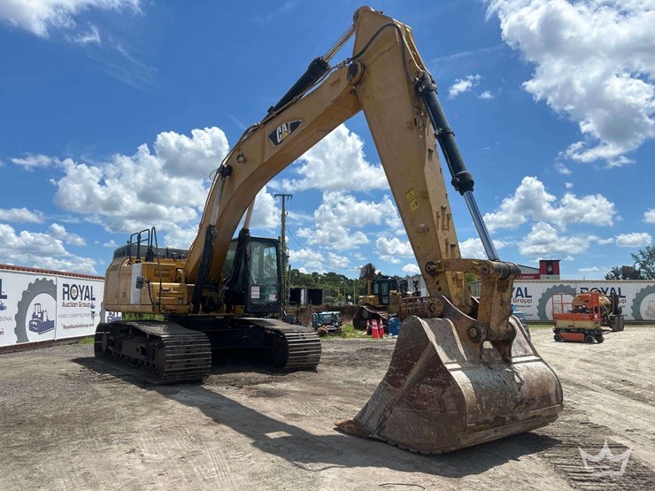 2016-caterpillar-349fl-image-2