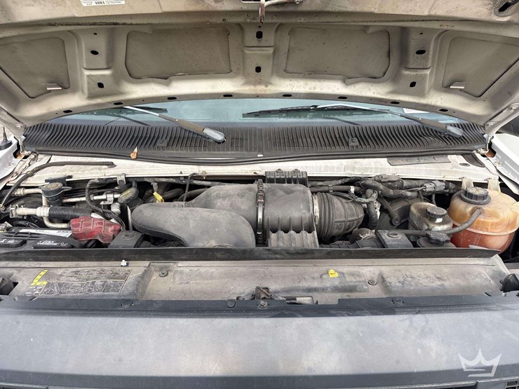 2013-ford-cargo-image-8