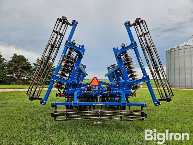 2012-landoll-7431-23-image-6