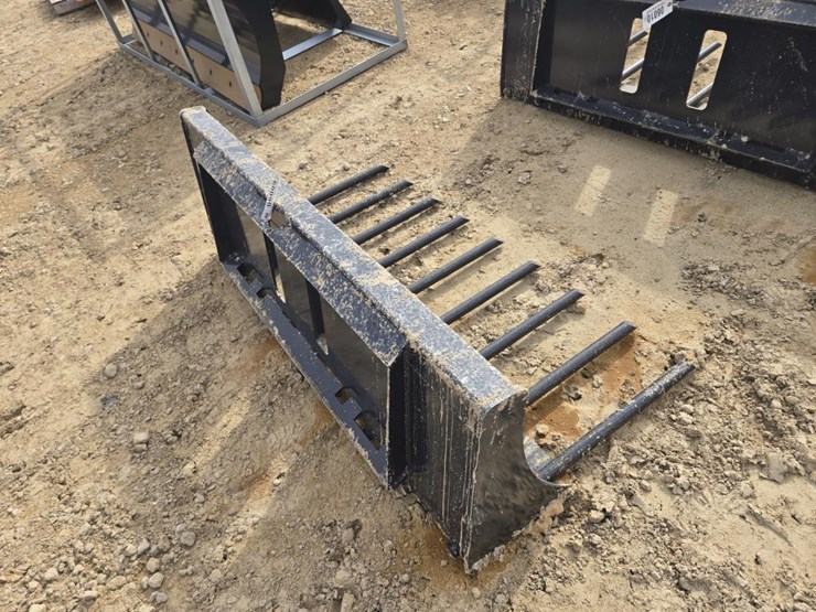 #6009-•-new-wolverine-skid-steer-x-treme-manure-fork-63"-w-image-4