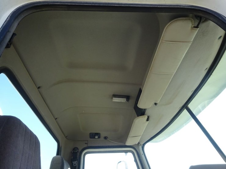 2004-mack-vision-dry-tender-truck-(pz14165,-unit-17539)-image-93